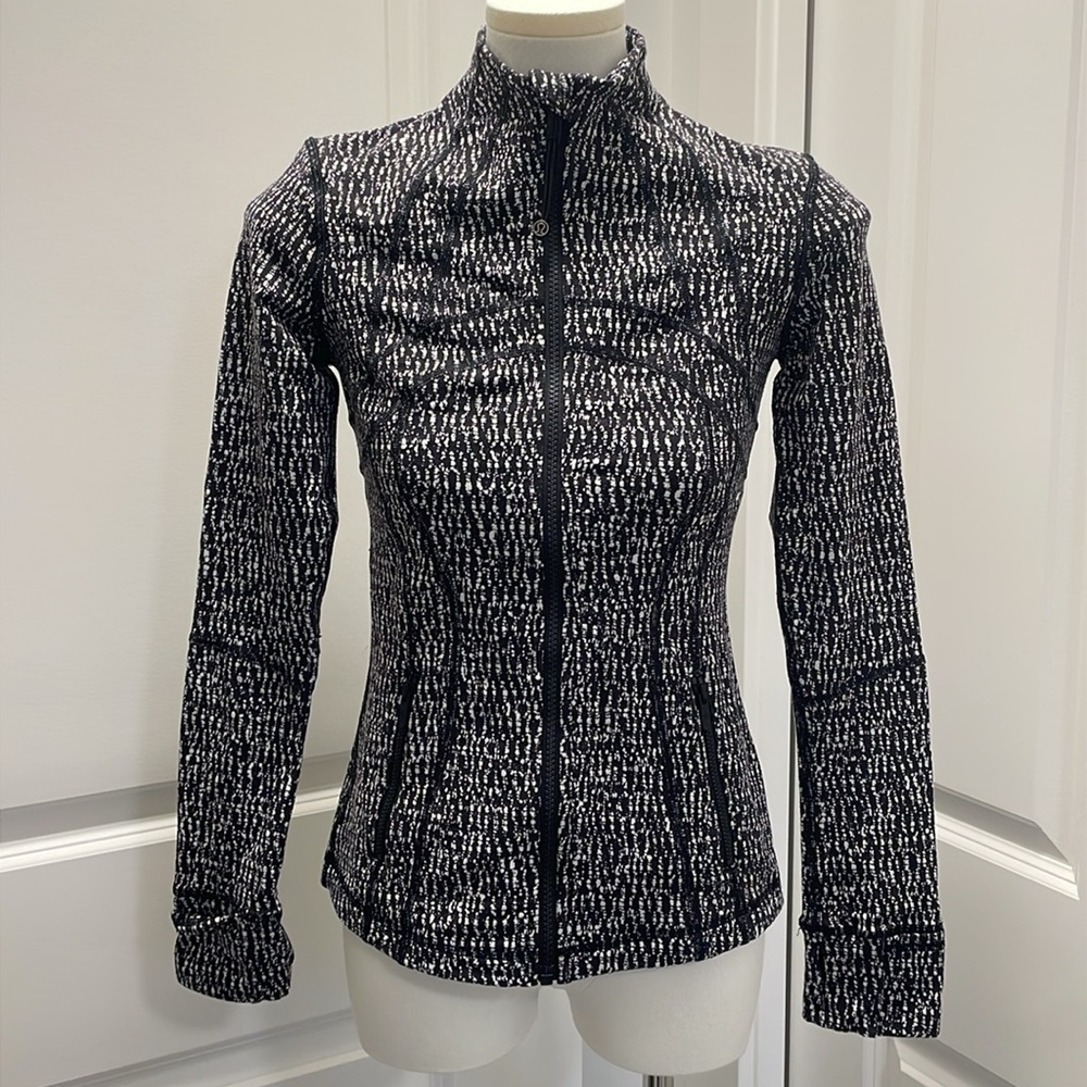 LULULEMON - Define Jacket Nulu
